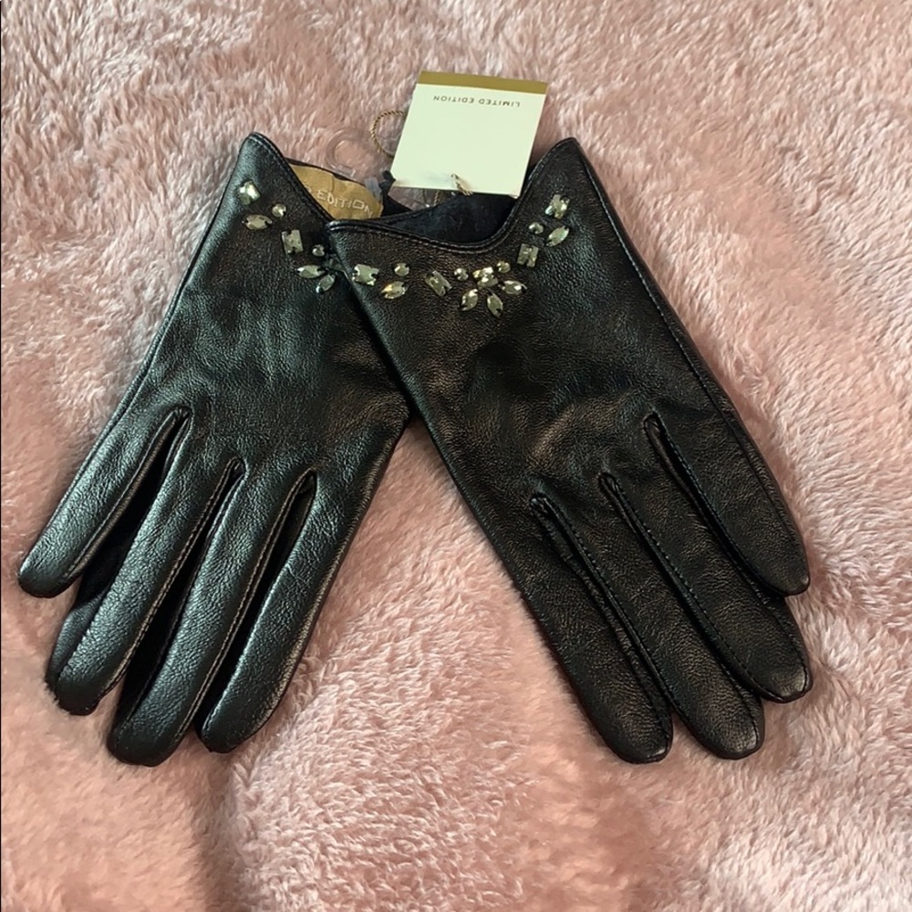 Black leather limited edition gloves